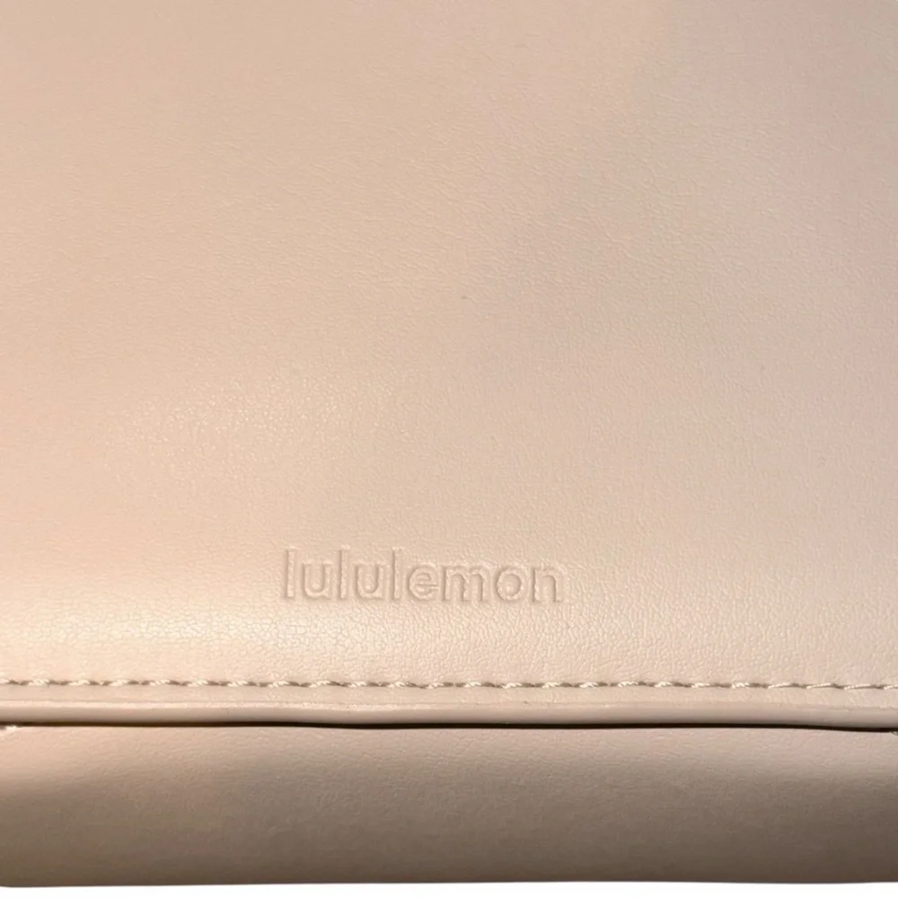 Lululemon Leather Alternative Crossbody Bag 1.5L Cashew and Silver MSRP $198 NWT - Picture 8 of 8